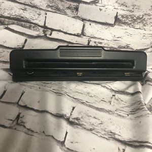 Acco black metal 3 hole punch